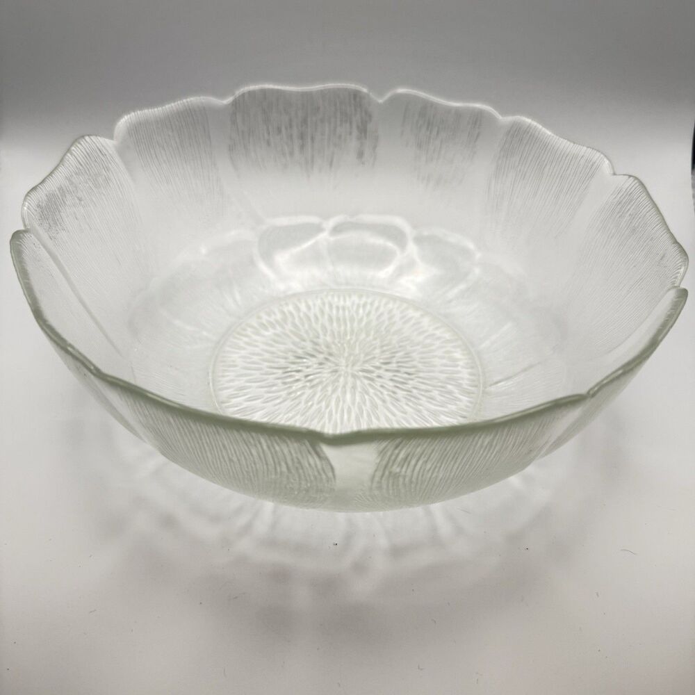 Vintage Arcoroc France Fleur 9" Serving Bowl Clear Textured Glass Flower Petal